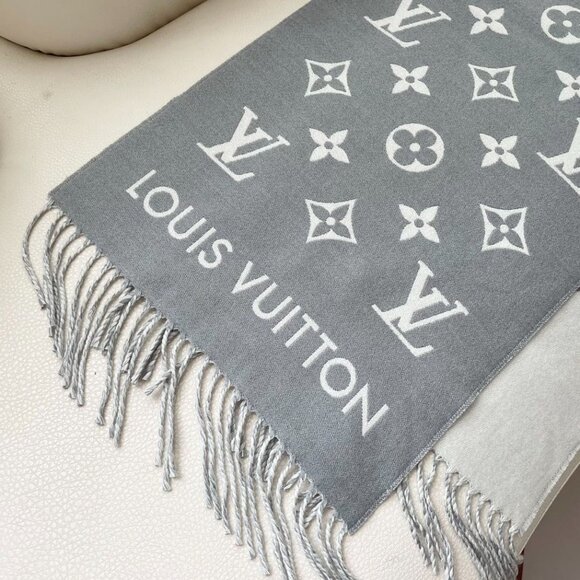 Louis Vuitton Monogram Grey Scarf - Picture 6 of 6
